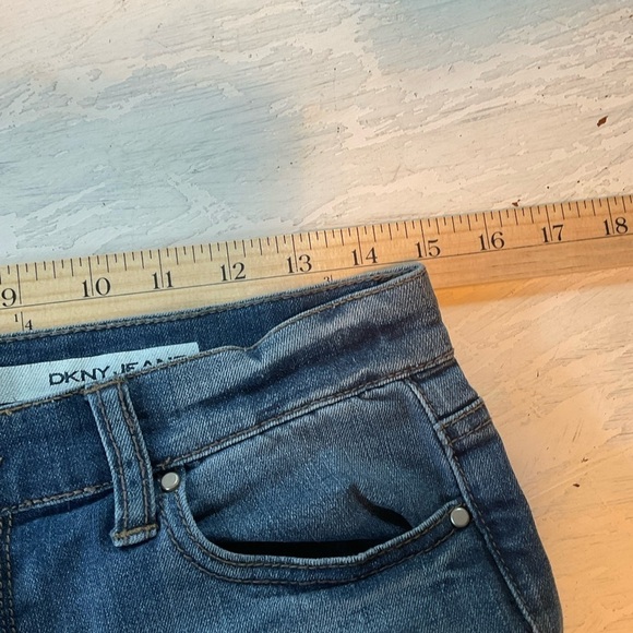 DKNY Jean Shorts Low Rise Bermuda Dark Blue‎ Wash Denim Womens Ludlow Size 2 - Picture 7 of 9